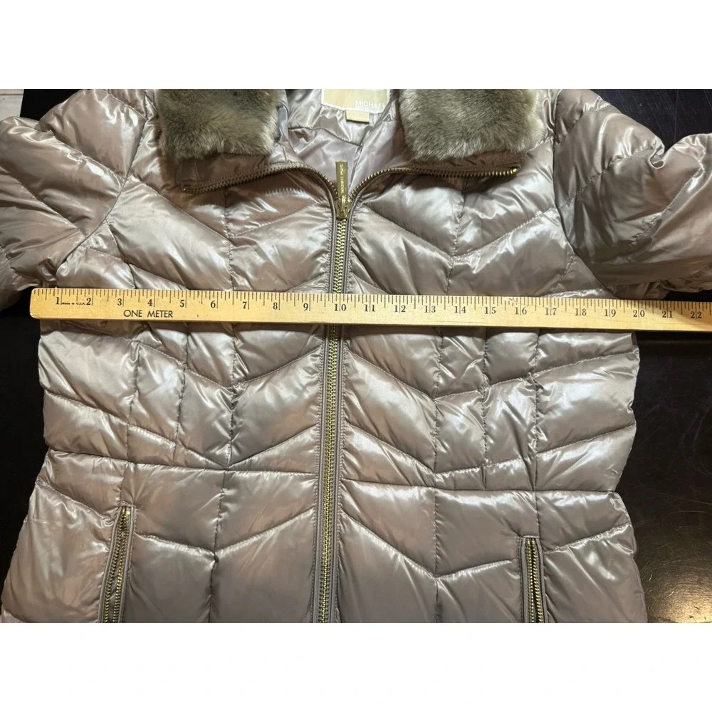 Michael Kors Taupe Chevron Down Puffer Jacket Faux Fur Collar Gold Zip Women M